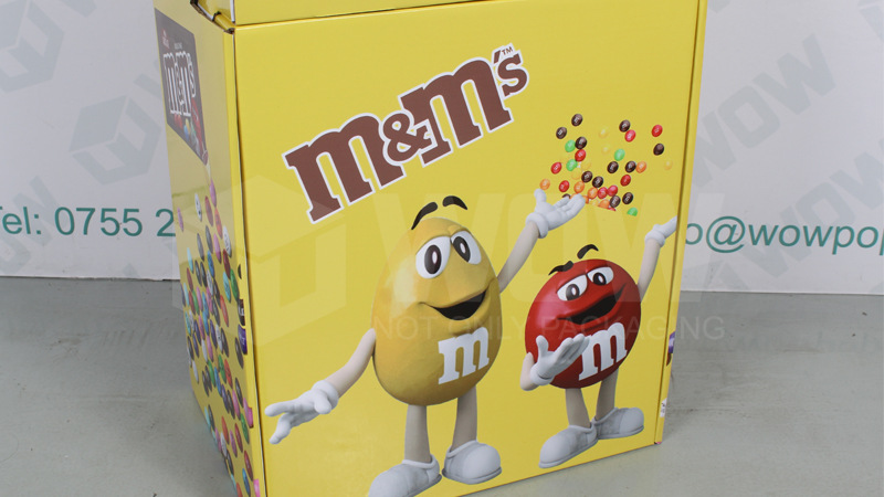 m&m store display